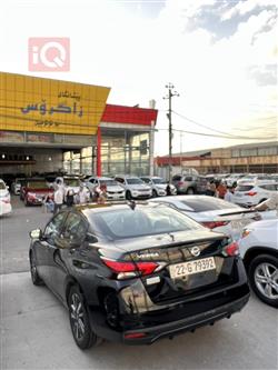 نيسان فيرسا